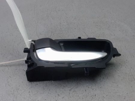 POIGNEE INTERIEURE PORTE ARRIERE GAUCHE TOYOTA AURIS 2010-