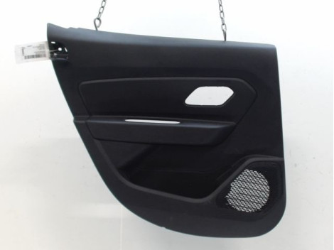 GARNITURE PORTE ARRIERE GAUCHE DACIA DUSTER 2010-