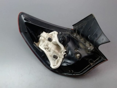 FEU ARRIERE DROIT OPEL ASTRA 2004-