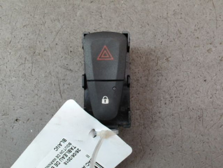 BOUTON DE WARNING DACIA SANDERO II Phase 1 2012-...