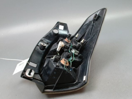 FEU ARRIERE GAUCHE  SUBARU FORESTER