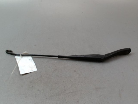 BRAS ESSUIE-GLACE AVANT DROIT DACIA SANDERO I 2008-2012