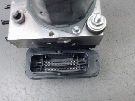 UNITE HYDRAULIQUE ABS MERCEDES GLA