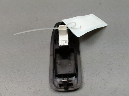 COMMANDE LEVE-GLACE PORTE AVD PEUGEOT 208 Phase 1 2012-...