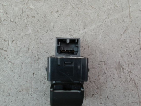 COMMANDE LEVE-GLACE PORTE AVD AUDI A3 SPORTBACK