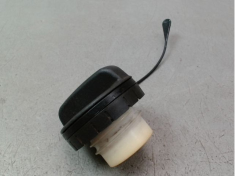 BOUCHON RESERVOIR A CARBURANT TOYOTA PRIUS 2004-