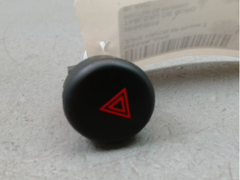 BOUTON DE WARNING NISSAN JUKE Phase 2 2014-...