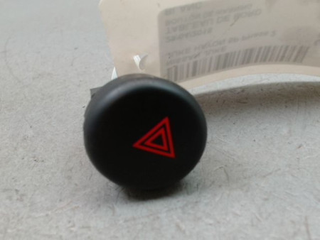 BOUTON DE WARNING NISSAN JUKE Phase 2 2014-...