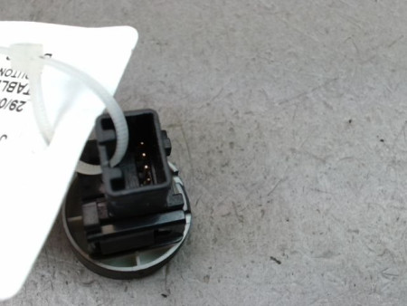 BOUTON DE WARNING NISSAN JUKE Phase 2 2014-...