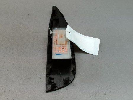 COMMANDE LEVE-GLACE PORTE AVD NISSAN QASHQAI BREAK II Phase 1 2014-...
