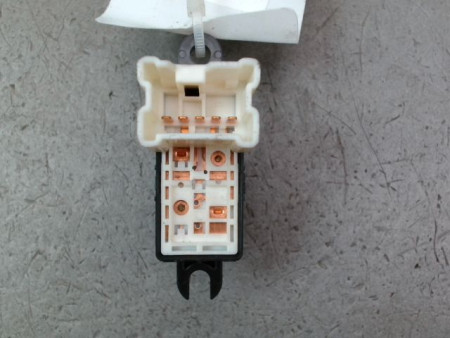 COMMANDE LEVE-GLACE PORTE AVD NISSAN MICRA 2009-
