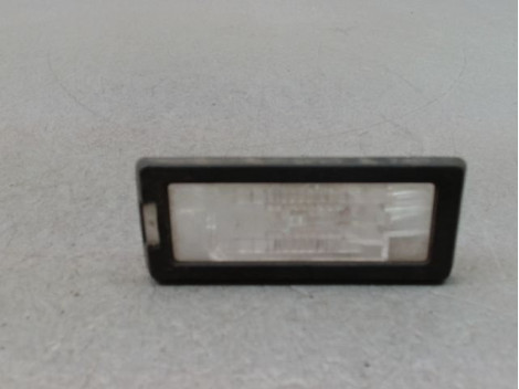 ECLAIREUR PLAQUE DE POLICE GAUCHE RENAULT CAPTUR Phase 1 2013-...