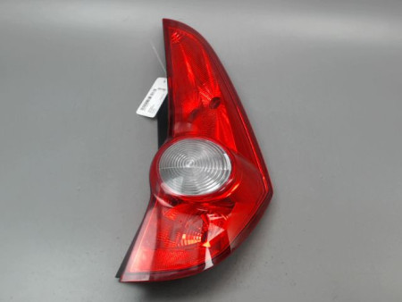 FEU ARRIERE DROIT OPEL AGILA