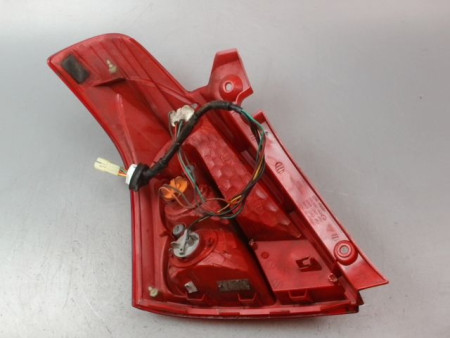 FEU ARRIERE DROIT SUZUKI SWIFT III 2005-2011