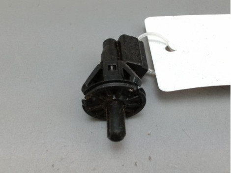 CONTACTEUR PORTE ARRIERE DROIT DACIA DUSTER 2010-