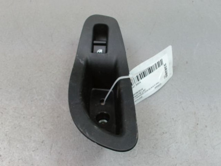 COMMANDE LEVE-GLACE PORTE ARD FIAT 500X