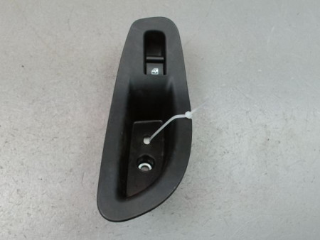 COMMANDE LEVE-GLACE PORTE ARG FIAT 500X
