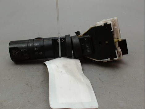 COMMANDE ECLAIRAGE NISSAN NAVARA KING-CAB