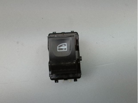 COMMANDE LEVE-GLACE PORTE AVD DACIA SANDERO 2008-