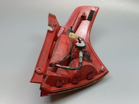 FEU ARRIERE GAUCHE  SUZUKI SWIFT III 2005-2011