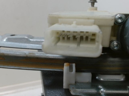 MECANISME+MOTEUR LEVE-GLACE ARRIERE DROIT PEUGEOT 308 2011-