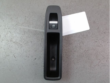 COMMANDE LEVE-GLACE PORTE ARD RENAULT CAPTUR Phase 1 2013-...