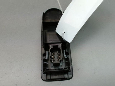 COMMANDE LEVE-GLACE PORTE AVD SKODA CITIGO