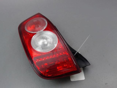 FEU ARRIERE GAUCHE  NISSAN MICRA III Phase 1 2003-2005