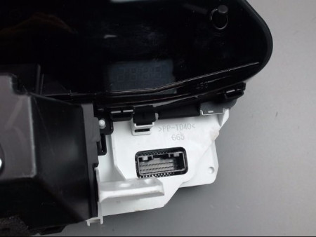 BLOC COMPTEURS TOYOTA YARIS II Phase 2 2009-2011