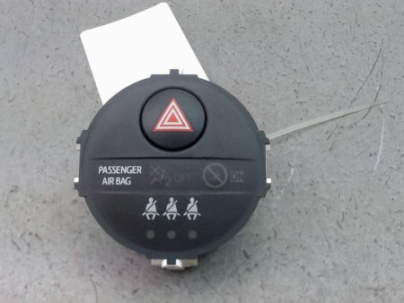 BOUTON DE WARNING TOYOTA YARIS 2005-
