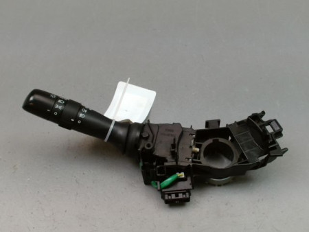 COMMANDE ECLAIRAGE TOYOTA YARIS II 2010-