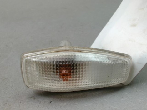 REPETITEUR AILE GAUCHE HYUNDAI TUCSON BREAK I 2004-2010