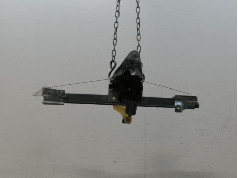 MECANISME+MOTEUR LEVE-GLACE AVANT DROIT DACIA DUSTER 2010-