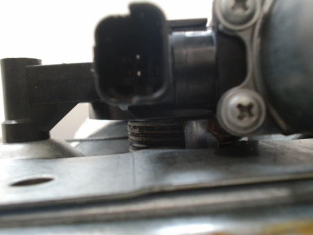 MECANISME+MOTEUR LEVE-GLACE AVANT DROIT DACIA DUSTER 2010-