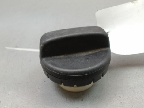 BOUCHON RESERVOIR A CARBURANT TOYOTA YARIS 2005-
