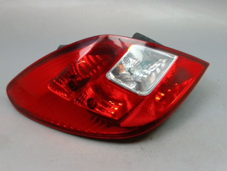 FEU ARRIERE GAUCHE  OPEL CORSA IV Phase 2 (D) 2011-2015