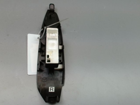 COMMANDE LEVE-GLACE PORTE AVD MAZDA CX-5