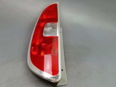 FEU ARRIERE GAUCHE  SKODA ROOMSTER