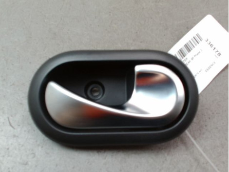 POIGNEE INTERIEURE PORTE AVANT DROIT DACIA DUSTER BREAK Phase 2 2013-...
