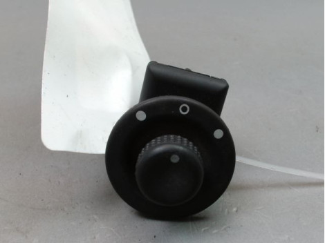COMMANDE RETROVISSEUR EXTERIEUR ELECTRIQUE GAUCHE RENAULT CLIO ESTATE III Phase 2 2009-2012