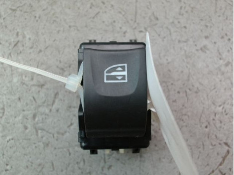 COMMANDE LEVE-GLACE PORTE AVD RENAULT CLIO IV Phase 1 2012-...