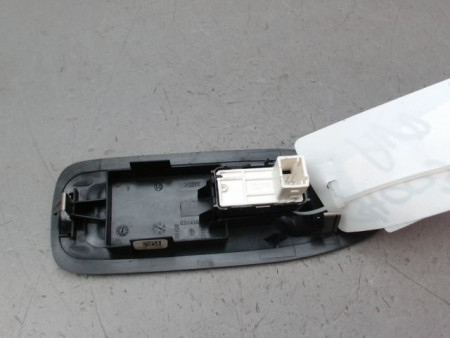 COMMANDE LEVE-GLACE PORTE AVD PEUGEOT 208 Phase 1 2012-...