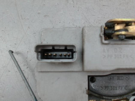 SYSTEME CONDAMNATION AVANT DROIT PEUGEOT 206 SW 2002-2006