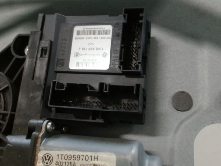 MECANISME+MOTEUR LEVE-GLACE AVANT GAUCHE VOLKSWAGEN CADDY COMBI 2004-