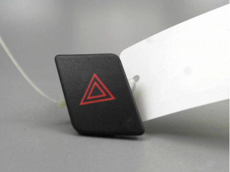 BOUTON DE WARNING TOYOTA YARIS II Phase 2 2009-2011
