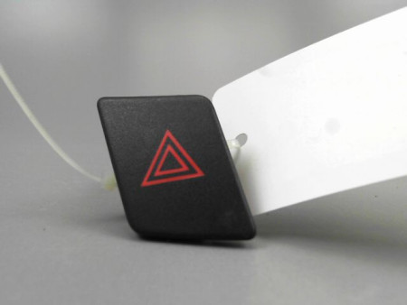 BOUTON DE WARNING TOYOTA YARIS II Phase 2 2009-2011