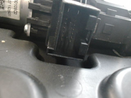 MECANISME+MOTEUR LEVE-GLACE AVANT DROIT SEAT IBIZA IV Phase 2 (6J) 2012-...