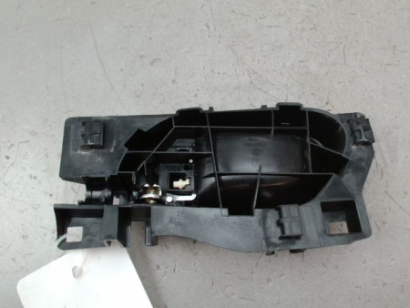 POIGNEE INTERIEURE PORTE AVANT DROIT PEUGEOT 5008