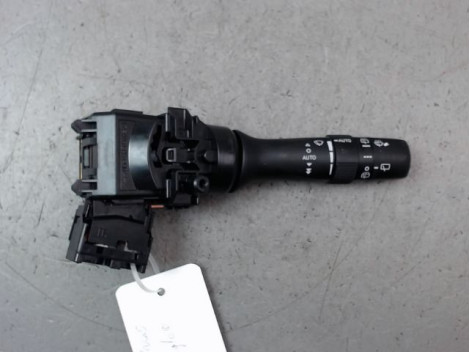 COMMANDE ESSUIE GLACE TOYOTA YARIS 2005-