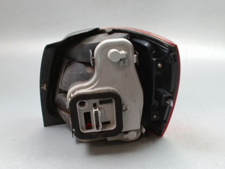 FEU ARRIERE GAUCHE  VOLKSWAGEN POLO V Phase 1 (6R) 2009-2014